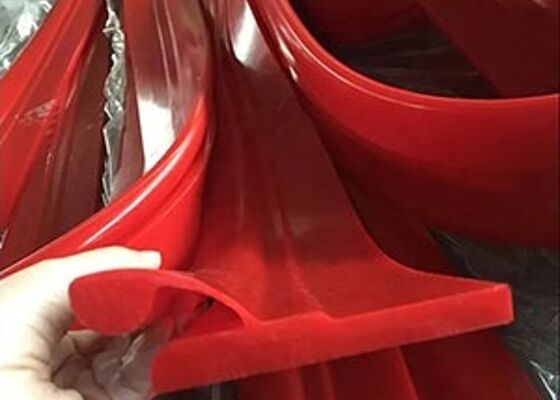 Urethane Conveyor Belt Skirting 35 Degree Bevel Edge Iron Ore Conveyor Sealing