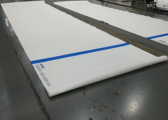 Eindeloze die Pers voor Document wordt gevoeld die in het Document van Weefselkraftpapier Machine maken