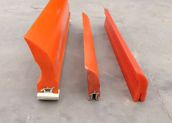 Polyurethaanconveyor schraper met legeringsstaalhouder