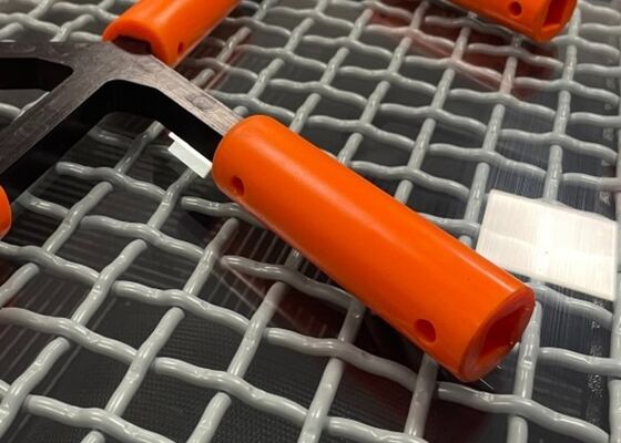 Zelfreinigende schermontstoppers voor natte materialen