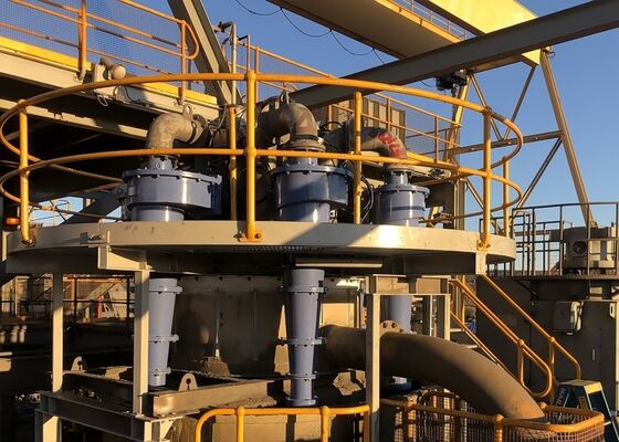 Automatisch lopende hydrocycloon voor de behandeling en scheiding van drijfmest uit het FGD-systeem