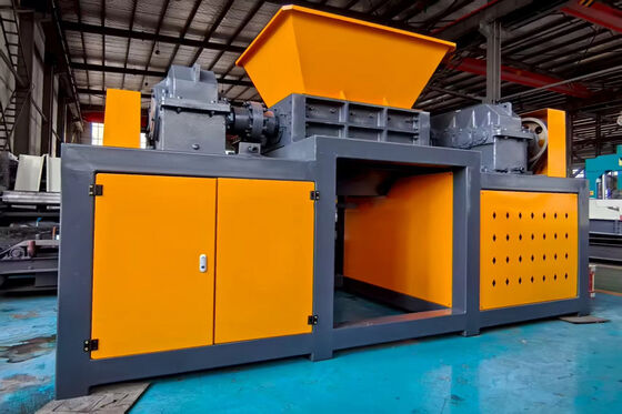 Dual motor shredder machine 60 kW totaal vermogen voor banden